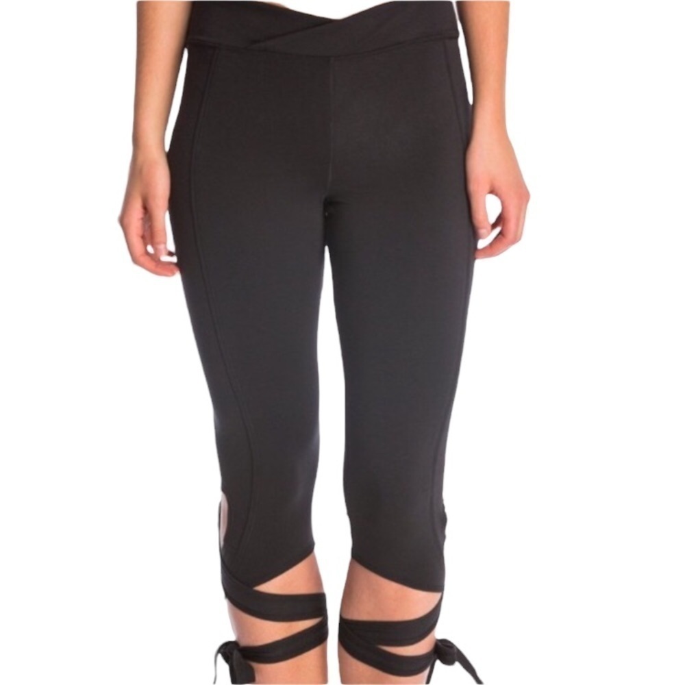 Free people turnout Capri lace up Legging women’s - Picture 3 of 6